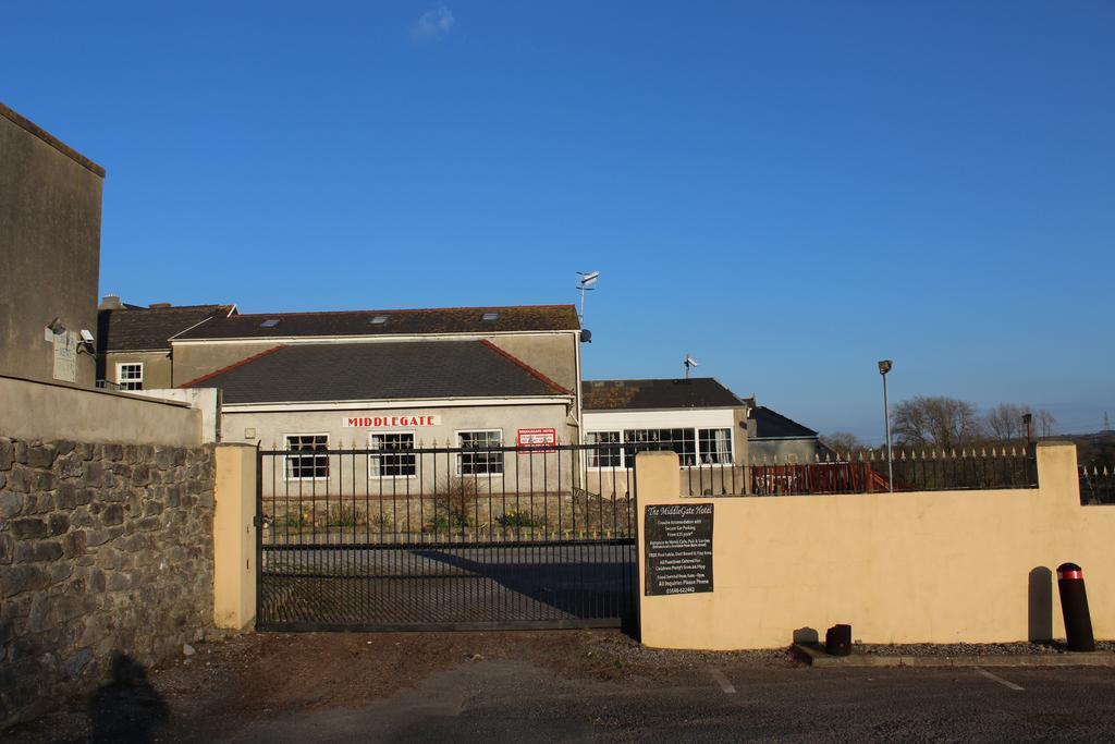 Middlegate Hotel Pembroke Esterno foto