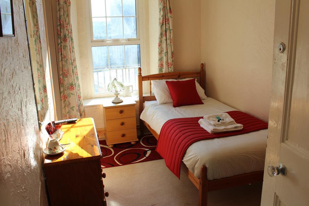 Middlegate Hotel Pembroke Esterno foto