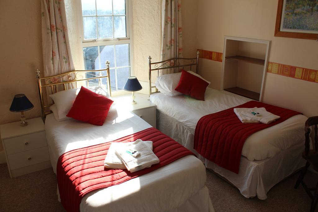 Middlegate Hotel Pembroke Esterno foto