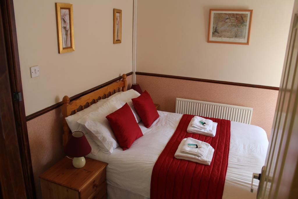 Middlegate Hotel Pembroke Esterno foto