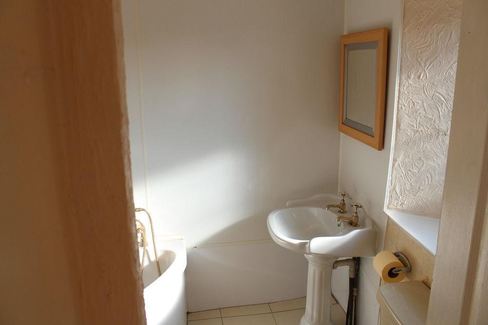 Middlegate Hotel Pembroke Esterno foto