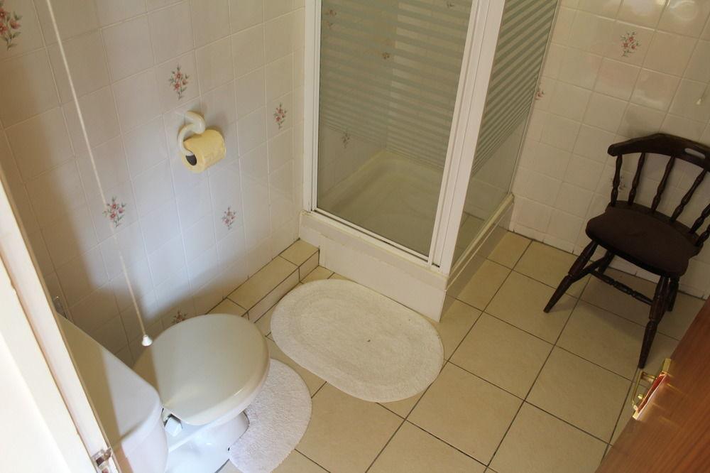 Middlegate Hotel Pembroke Esterno foto
