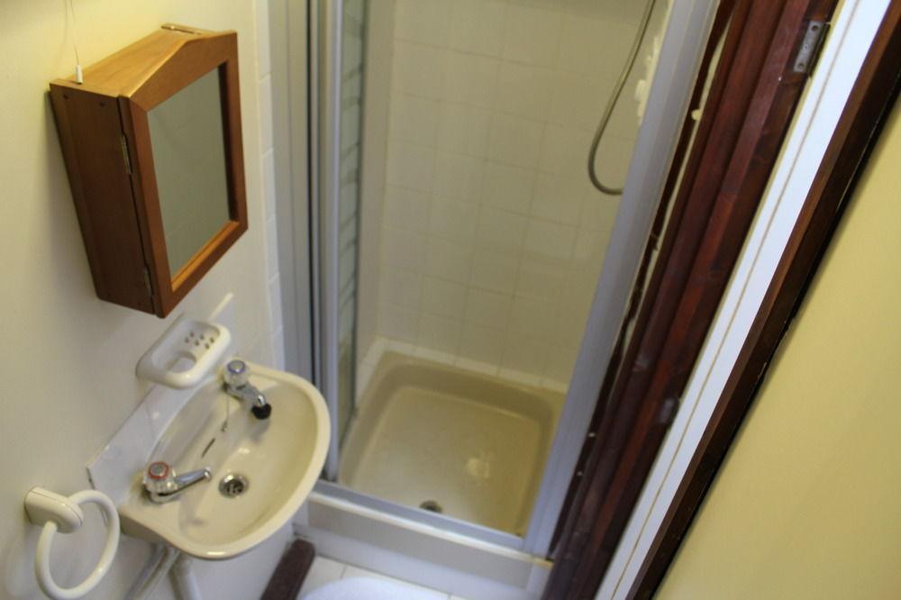 Middlegate Hotel Pembroke Esterno foto