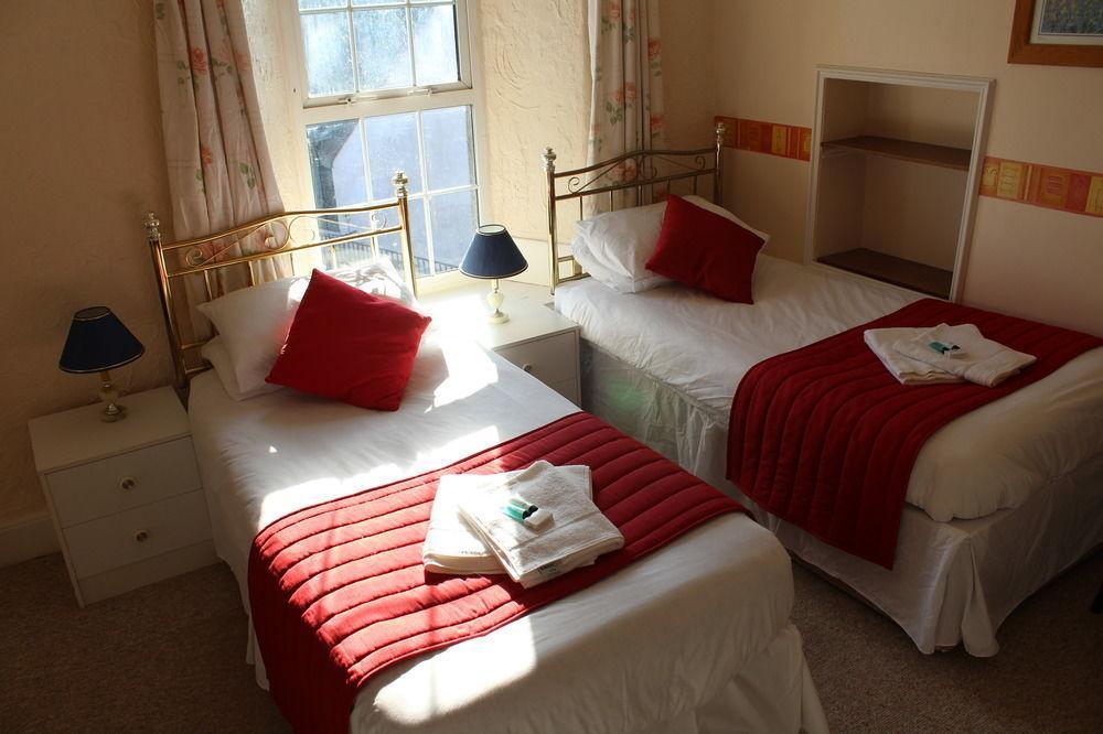 Middlegate Hotel Pembroke Esterno foto