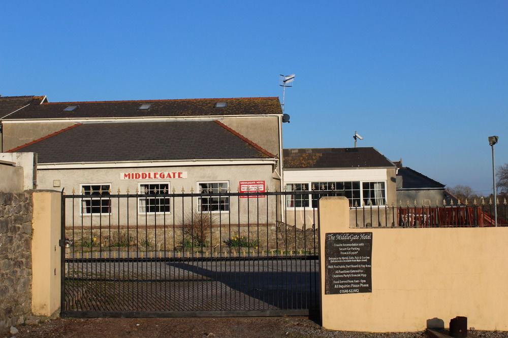 Middlegate Hotel Pembroke Esterno foto