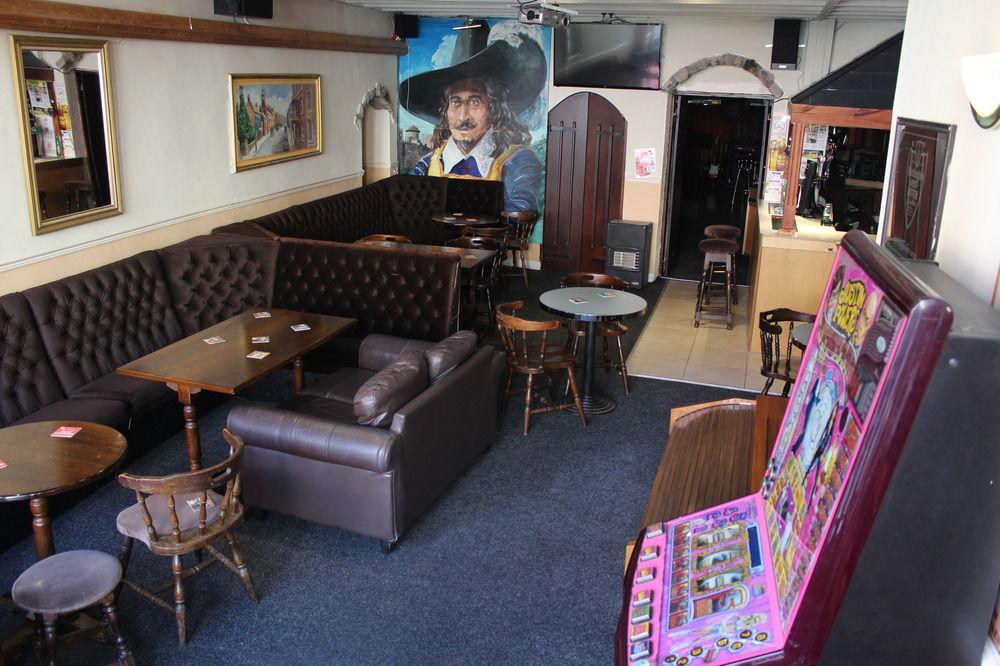 Middlegate Hotel Pembroke Esterno foto