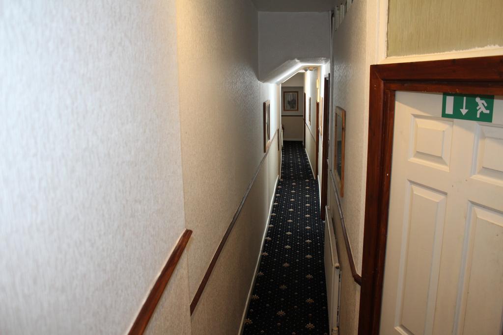 Middlegate Hotel Pembroke Esterno foto
