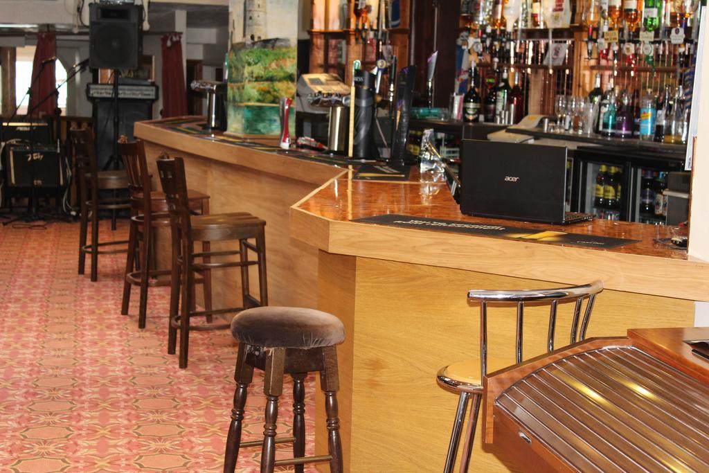 Middlegate Hotel Pembroke Esterno foto