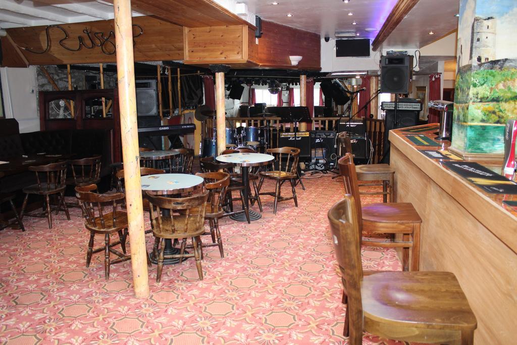 Middlegate Hotel Pembroke Esterno foto