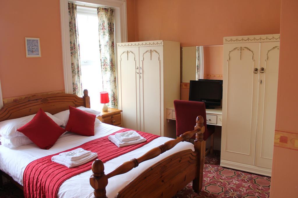Middlegate Hotel Pembroke Esterno foto