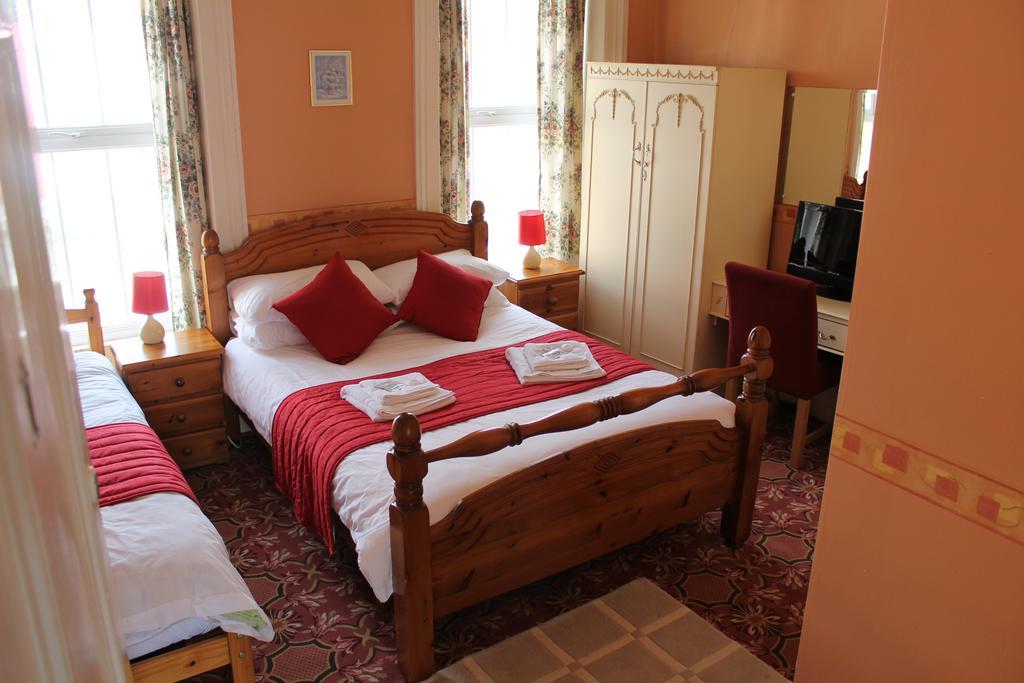 Middlegate Hotel Pembroke Esterno foto