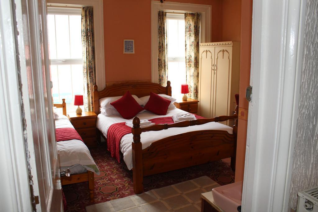 Middlegate Hotel Pembroke Esterno foto