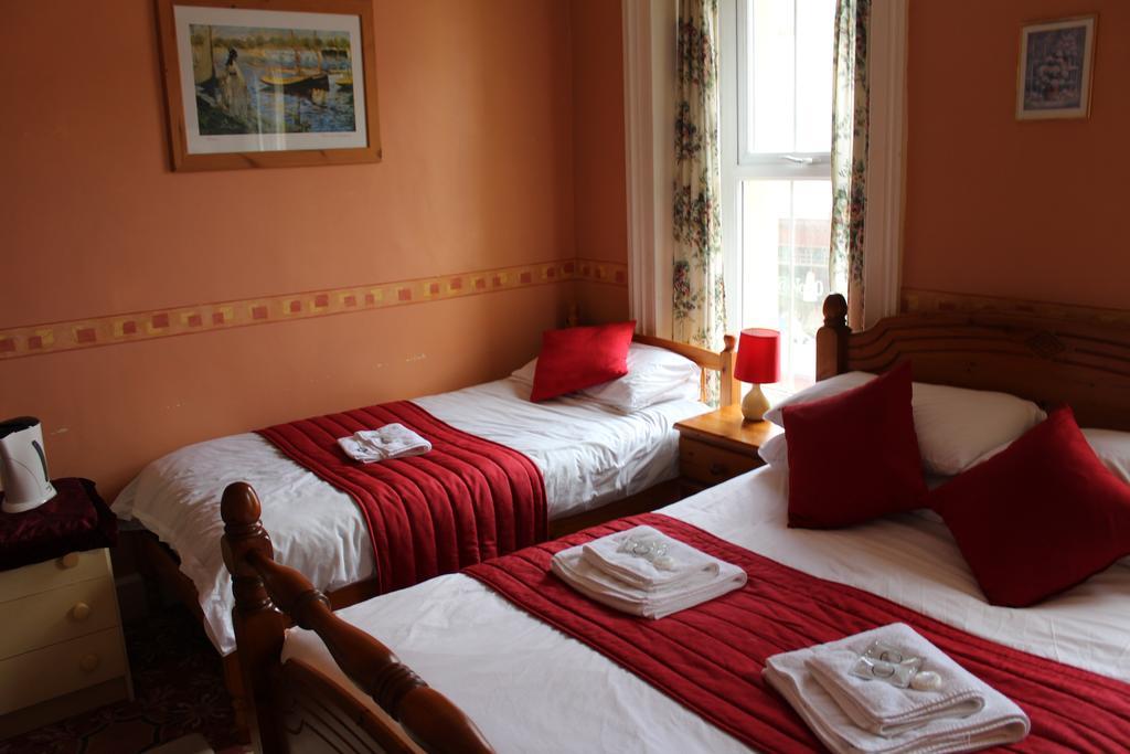 Middlegate Hotel Pembroke Esterno foto