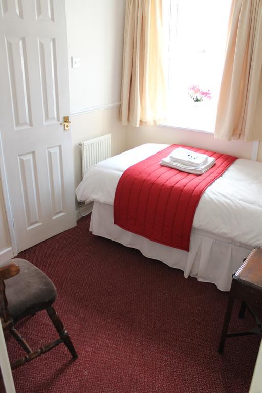 Middlegate Hotel Pembroke Esterno foto